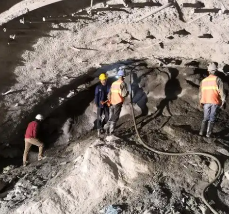 湖北拱顶带模注浆料的施工流程及注意事项